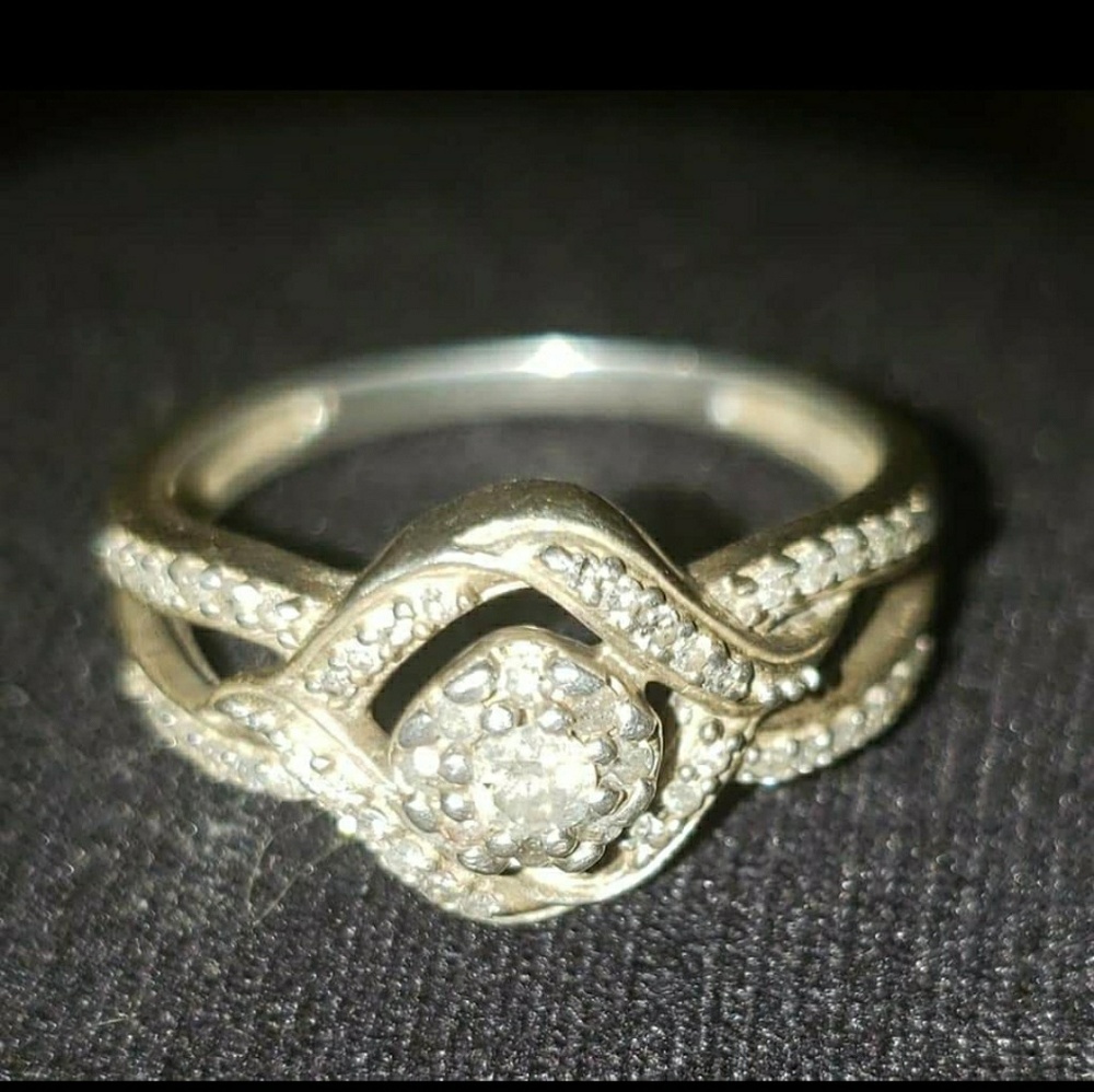 Size 7 .33 ct Diamond ring